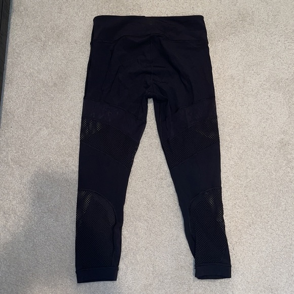 Lululemon Lab Leggings, cropped, mesh detail Sz8 - Picture 3 of 7